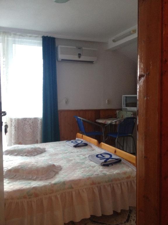 Central Guesthouse ネセバル エクステリア 写真