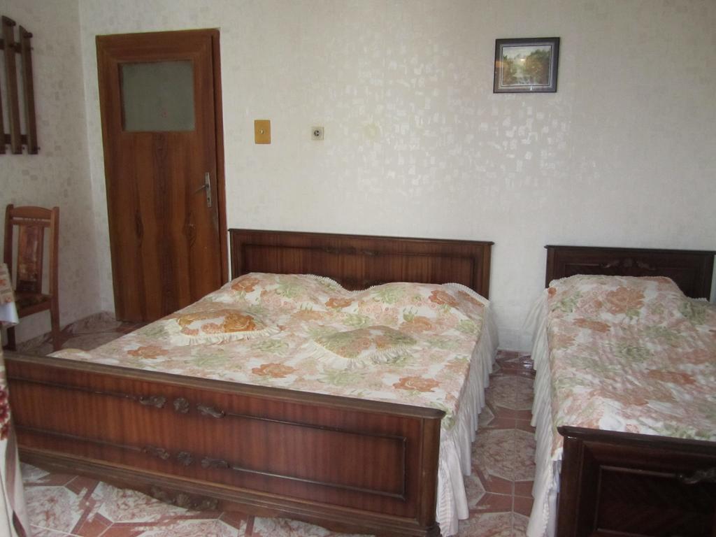 Central Guesthouse ネセバル エクステリア 写真