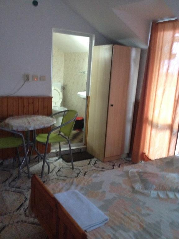 Central Guesthouse ネセバル エクステリア 写真