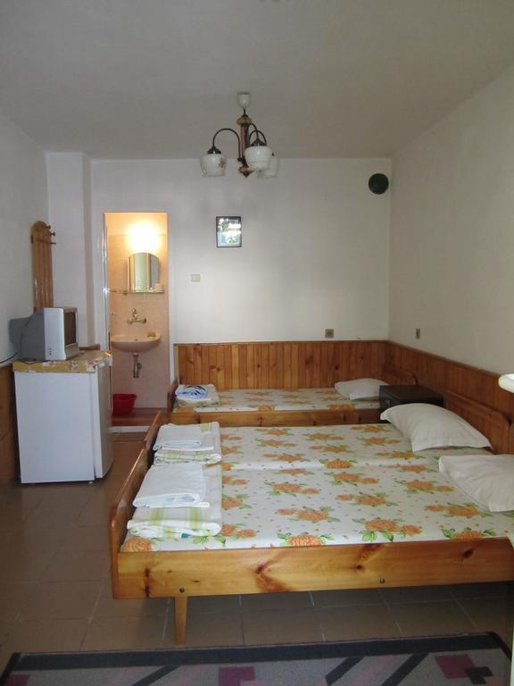 Central Guesthouse ネセバル エクステリア 写真