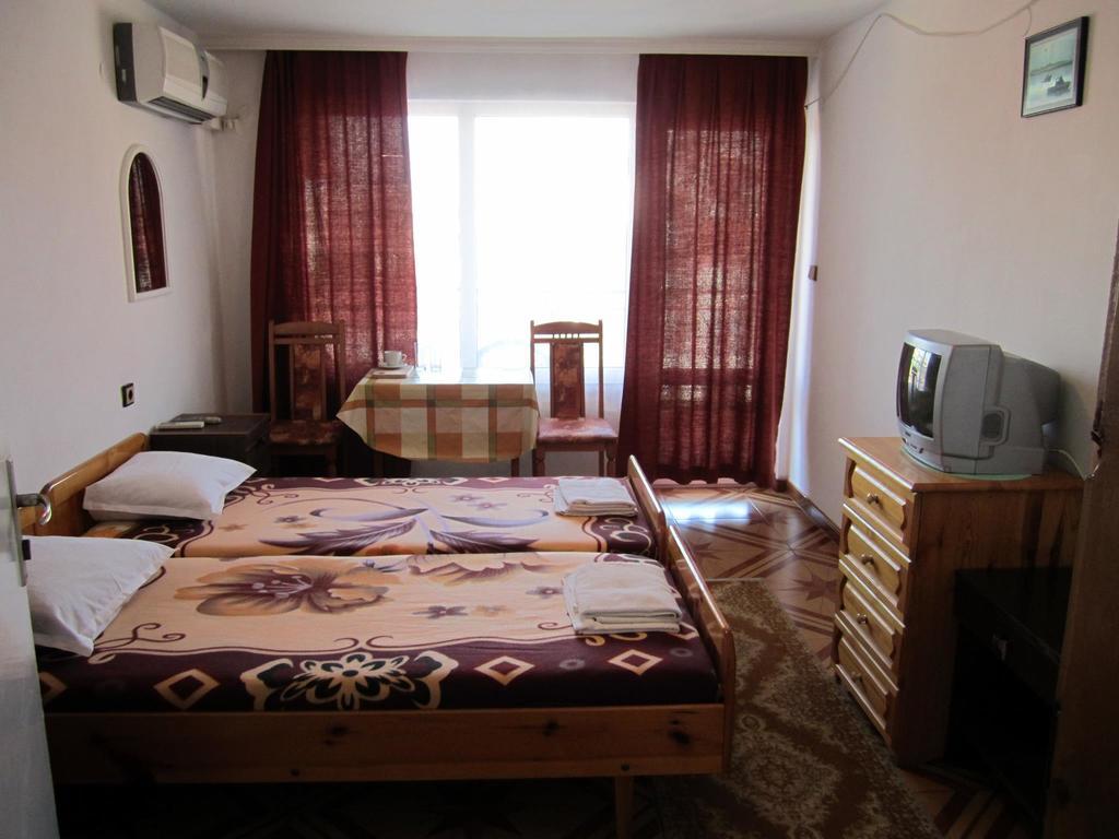 Central Guesthouse ネセバル エクステリア 写真